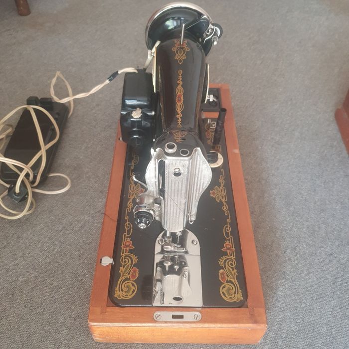 Шивачка машина руска