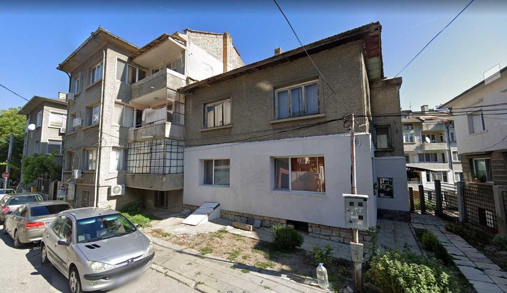 Етаж от къща в непосредствена близост до центъра на гр. Шумен