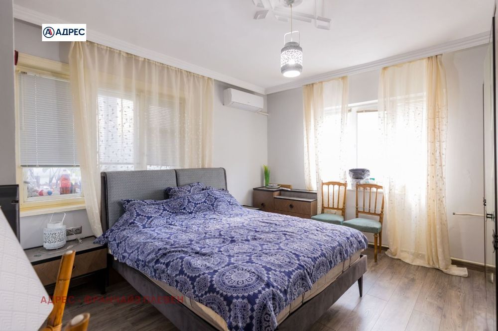 Етаж от къща в Плевен-Идеален център площ 145 цена 325000