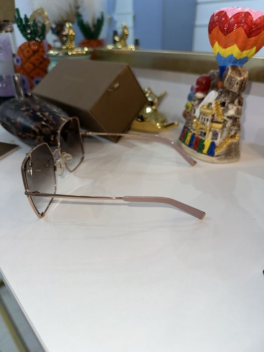 Солнцезащитные очки Ana Hickmann