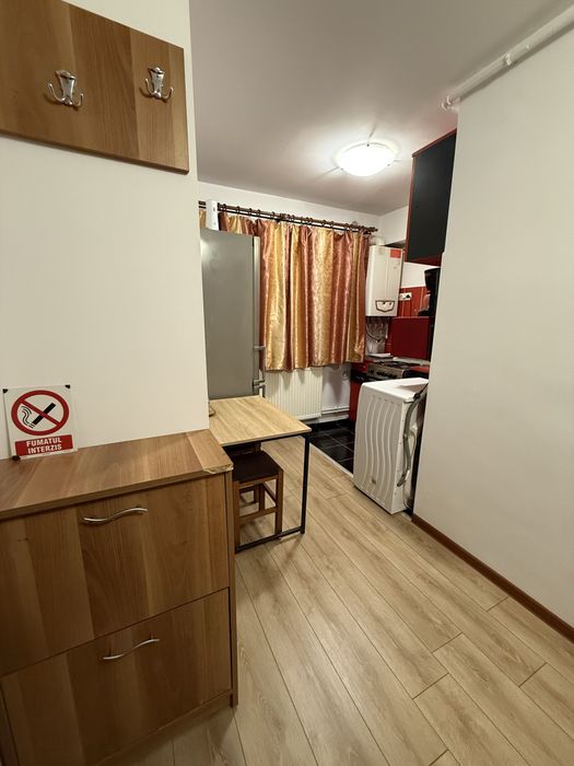 Dau în chirie garsonieră, zona Vivo str. Enescu, parter