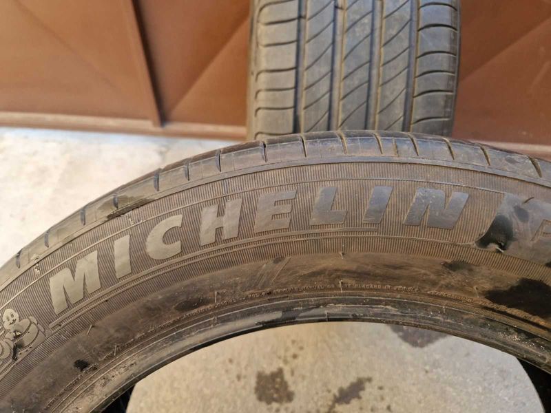 2 Michelin R19 235/55
летни гуми
DOT5122