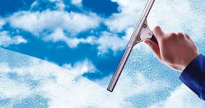 Професионално почистване на прозорци