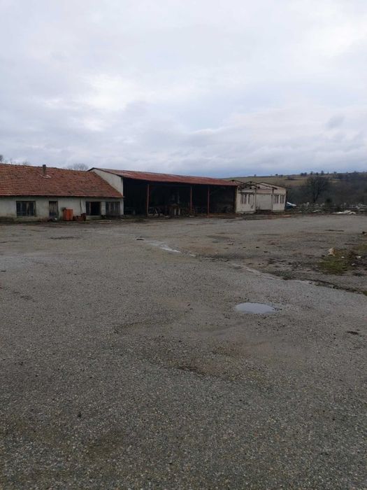 Давам под наем цех и гатер