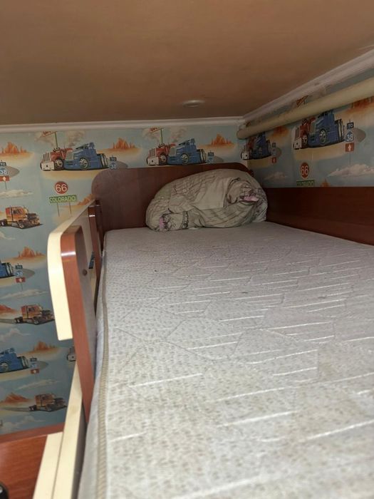 Кровать двухъярусная