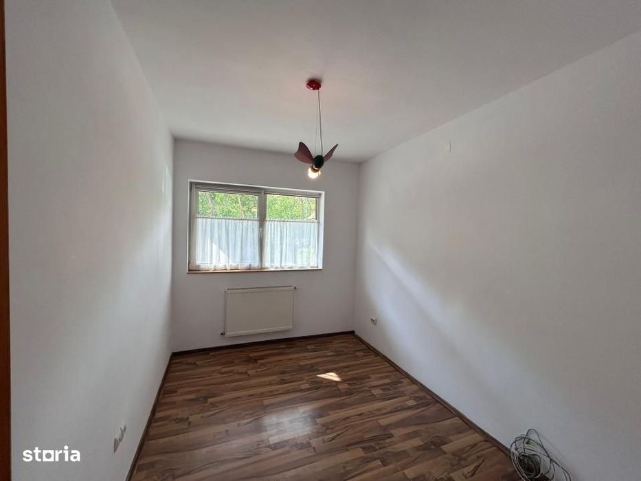 Apartament 3 camere cu curte de 65 mp si 2 parcari | Floresti