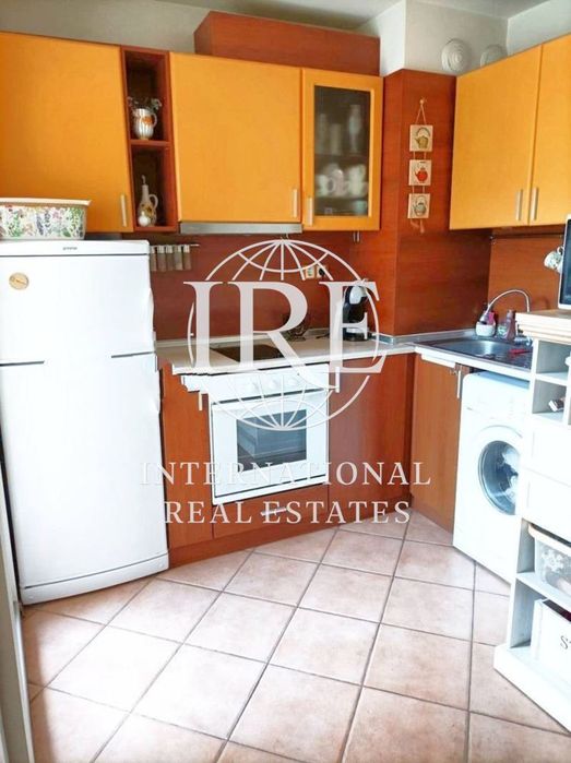 Продава се Двустаен апартамент в Варна, Център - 75 кв.м за 1918 €/кв.м - Снимка #1