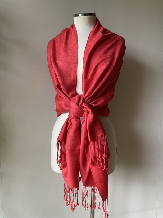 Червен шал от кашмир, коприна, пашмина/ различни видове