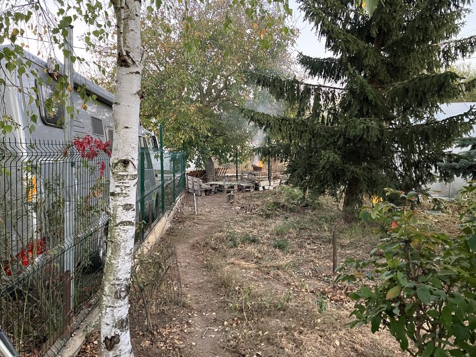 Къща с двор на минути от Варна