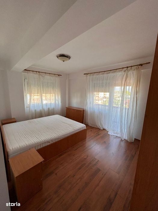 De inchiriat Apartament 2 camere, zona Centru.