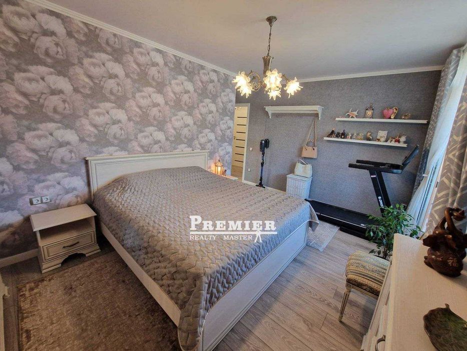 Продава се Тристаен апартамент в Свети Влас - 103 кв.м за 1942 €/кв.м - Снимка #3