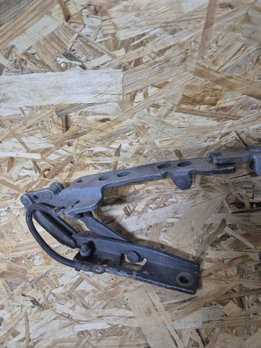 Петли капота BMW e38