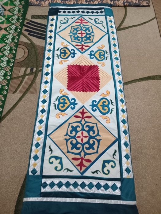 Курак корпеше...