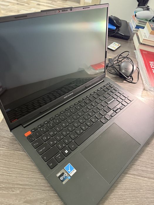 ASUS VivoBook s15 OLED