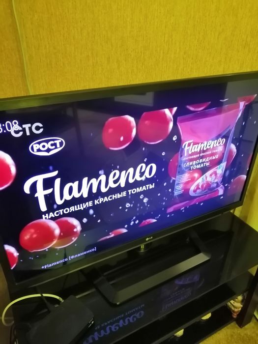 Телевизор LG продам.