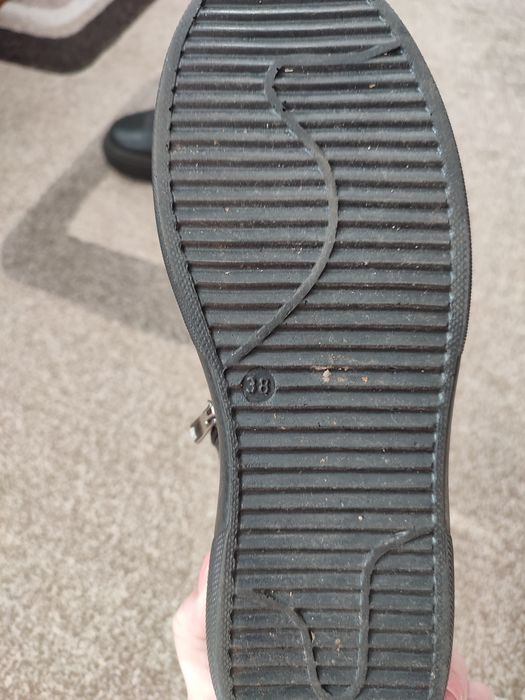 Продам демисезонные ботинки р.37