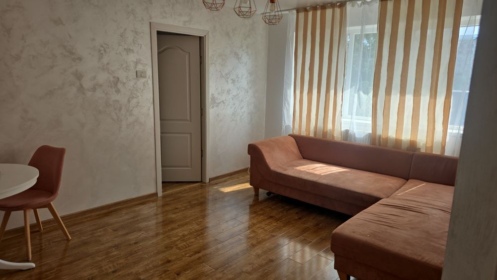 Inchiriez apartament 3 camere