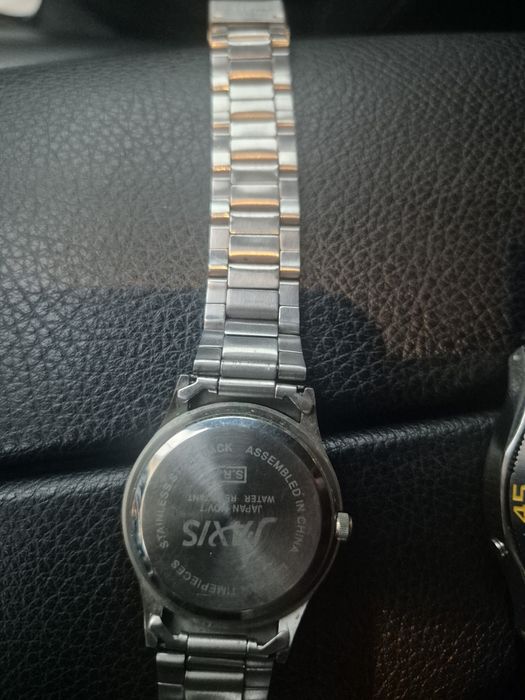 Трое часов всё вместе