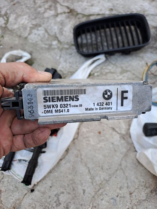 Останали части за БМВ е36 купе преден капак нов маска фарове нова