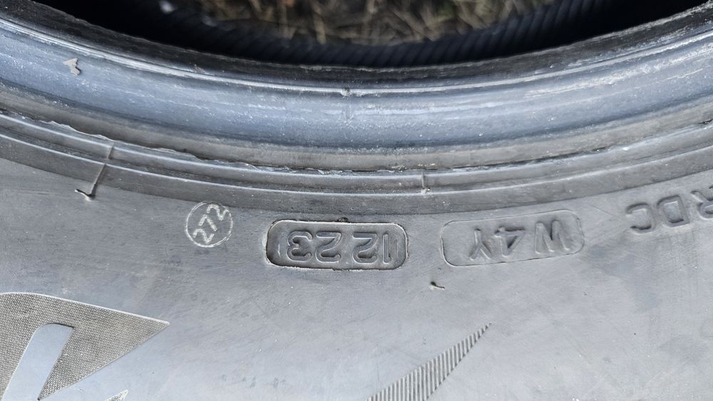 2бр гуми 235 60 18 дот 23 бриджстоун