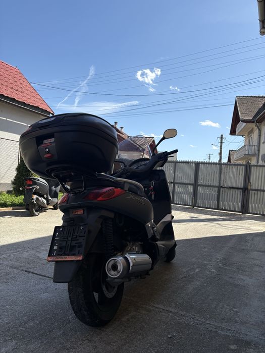 Vând Yamaha Xmax 250i