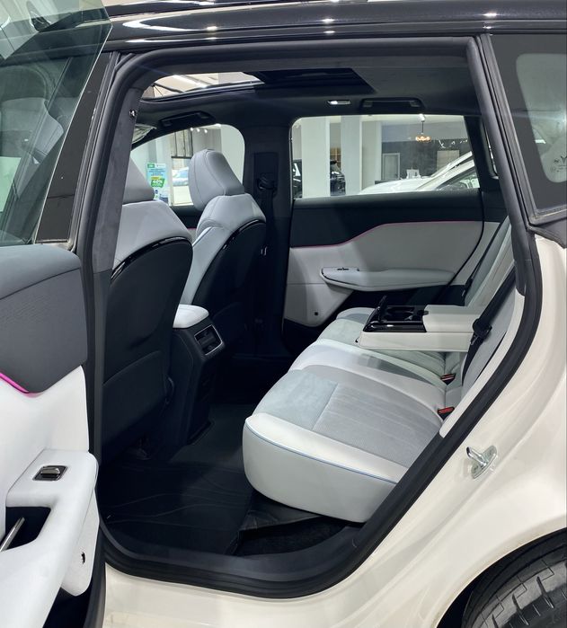 Voyah Courage 570KM Elektr Full 4 AWD (2ta mator) 1 yil garantiya