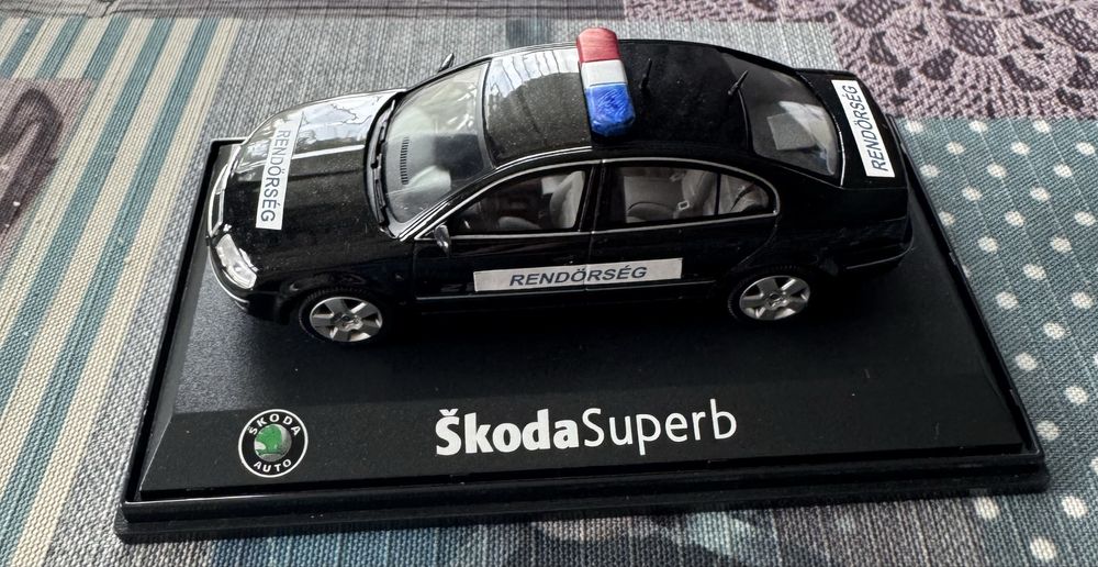 Macheta rara Skoda Superb Mk1 politia Maghiara Rendorseg