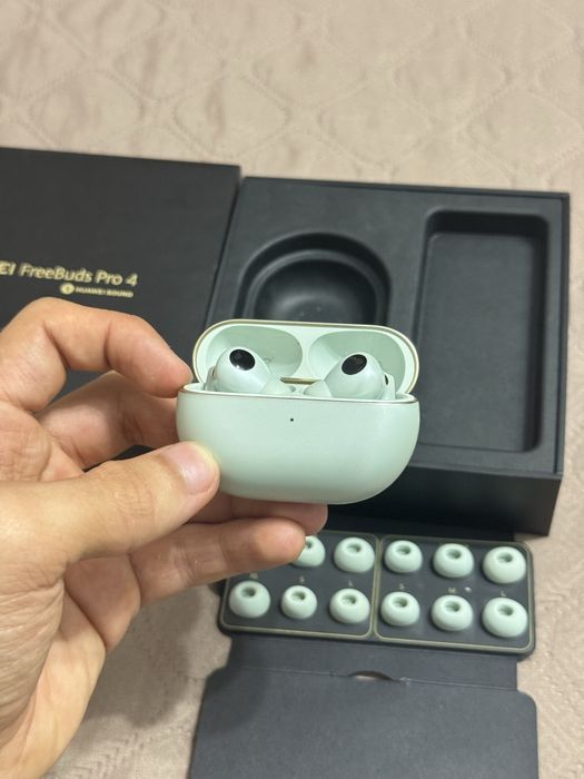 HUAWEI FreeBuds Pro 4