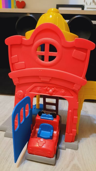 Stația de pompieri Mickey Mouse