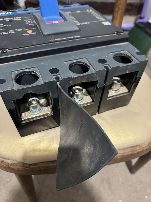 Автомат 1000Ампер CHNT новый