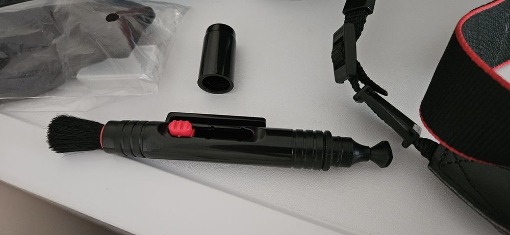 Продавам Фотоапарат  Canon 750D+китов обектив