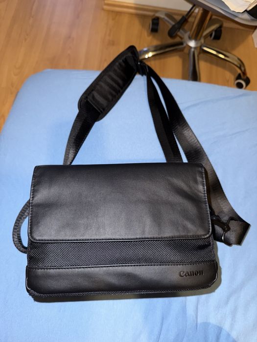 Фотоапарат Canon 1300D