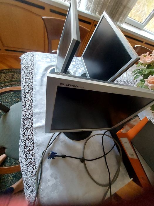 Продаются 3 монитора,состояние отличное