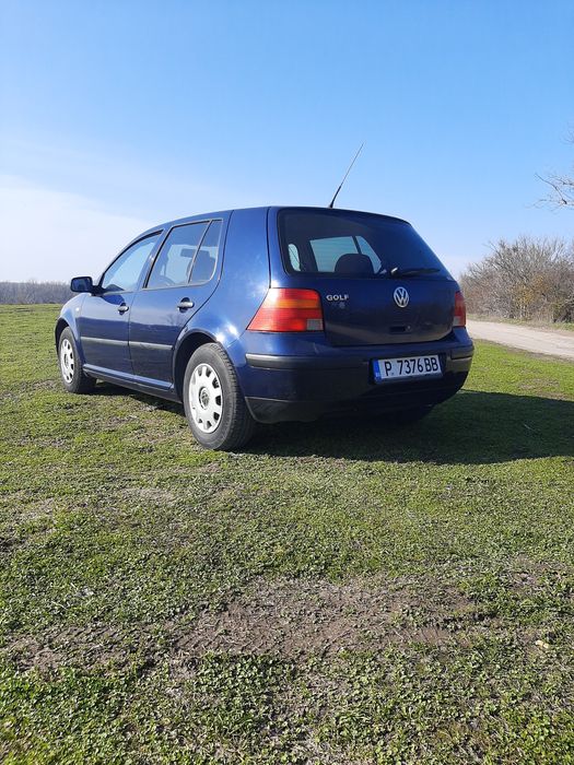 Автомобил Голф 4