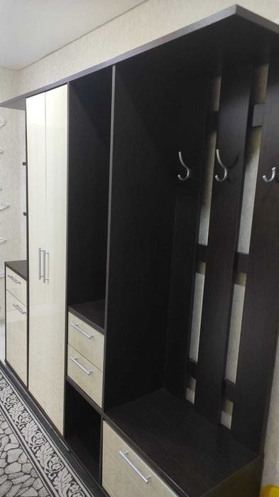 Продам стенку в прихожую