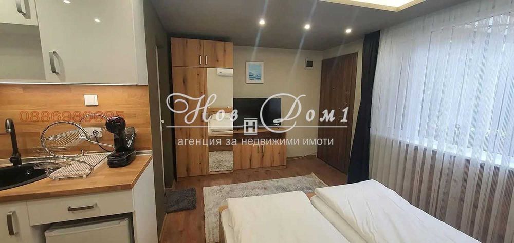 Дава се под наем Едностаен апартамент в Варна, Център - 24 кв.м за 400 € - Снимка #2