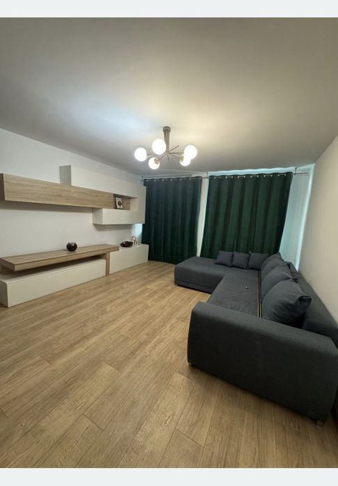 Închiriez apartament 3 camere, 2bai, Centrala termica