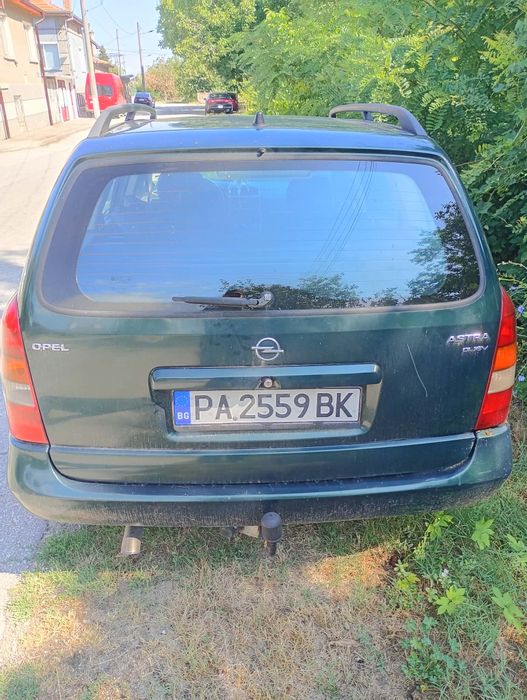 Продавам Опел Астра