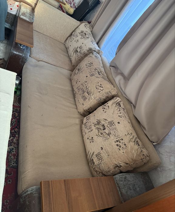 Продам угловой диван с креслом