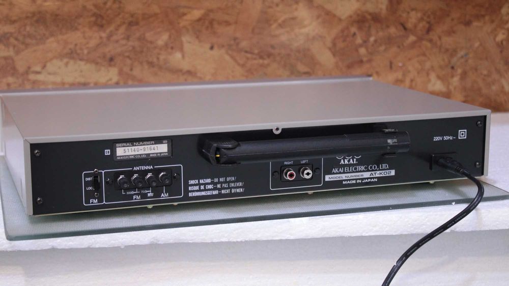 Tuner Akai AT-K02.