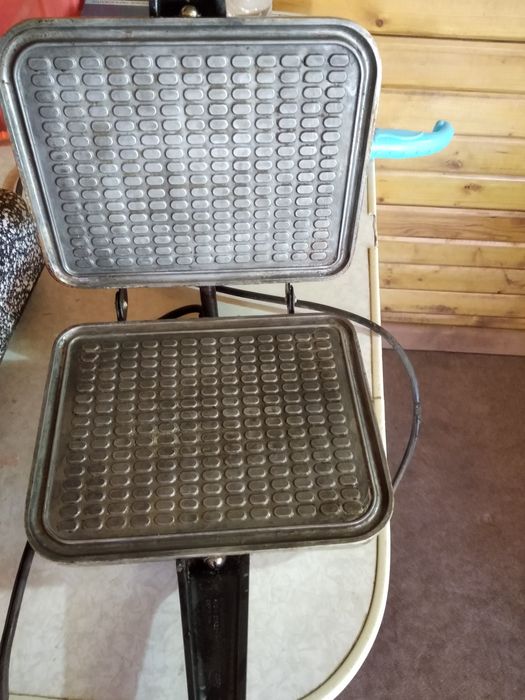 Продам вафельницу