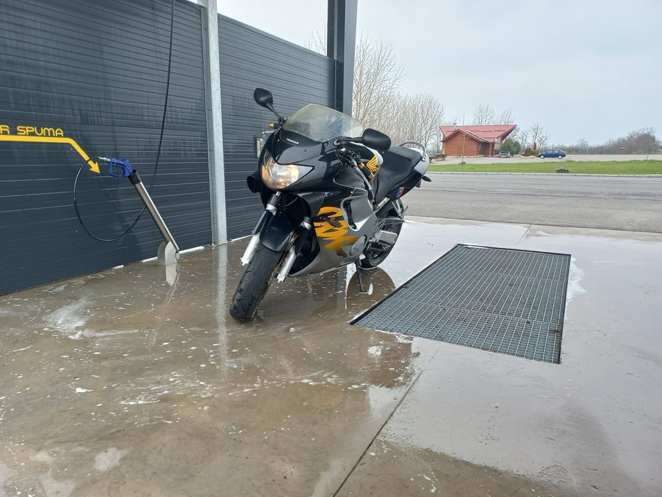 Honda CBR 600 F4