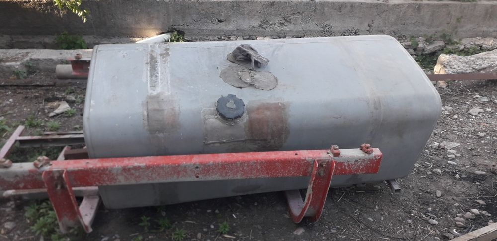 Продам б/у бак 600л