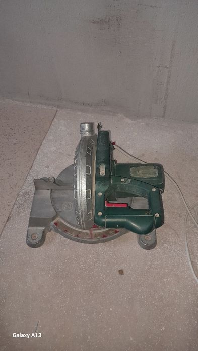 Продам торцовочная пила