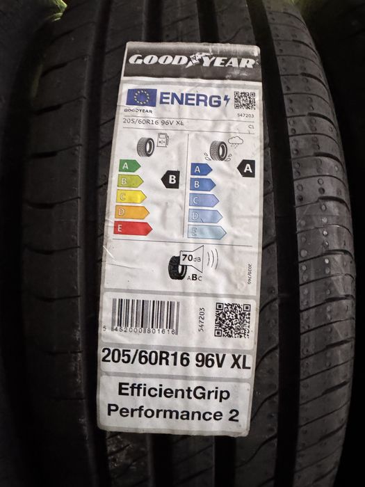 Anvelope Goodyear Efficient Grip Performance 2 205/60 R16 96V XL
