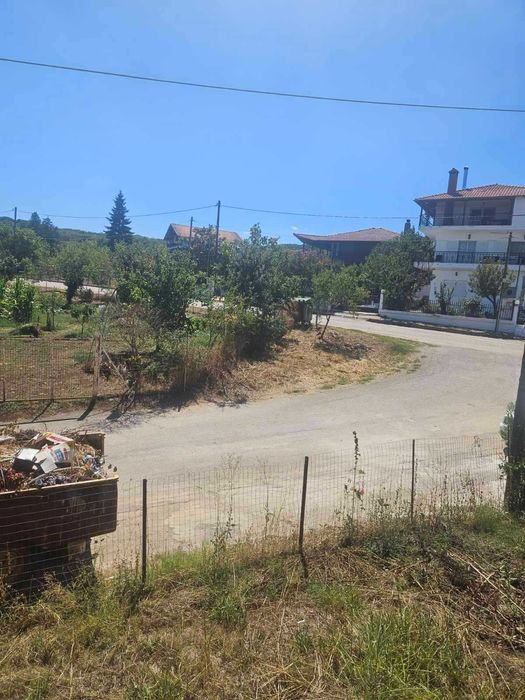 Двуетажна къща за довършване в село Филаделфи, Гърция