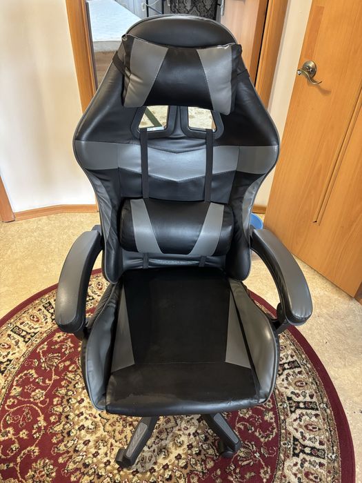 Игровое кресло в отличном состоянии