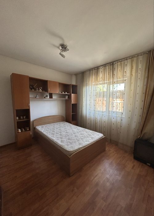 Apartament de vanzare 2 camere , cu garaj. Judet Valcea, oras Berbesti
