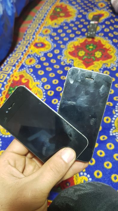 2..Iphone.4s.64.gb.smkarta oladi srochna sotiladi