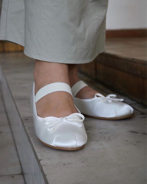 Балетки белые классические